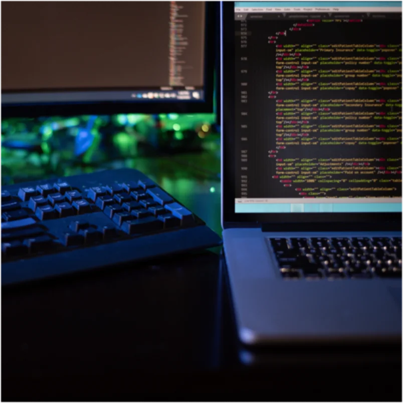 imagem de um notebook com linhas de codigo